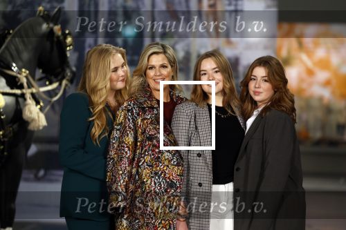 Amsterdam 4 november 2022
Fotomoment met koninklijke familie in de nieuwe kerk waar op dit moment een expositie is van Prinses Juliana.
Aanwezig Koning Willem Alexander Koningin Maxima Prinses Amalia Prinses Ariane en Prinses Alexia.