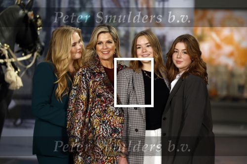 Amsterdam 4 november 2022
Fotomoment met koninklijke familie in de nieuwe kerk waar op dit moment een expositie is van Prinses Juliana.
Aanwezig Koning Willem Alexander Koningin Maxima Prinses Amalia Prinses Ariane en Prinses Alexia.