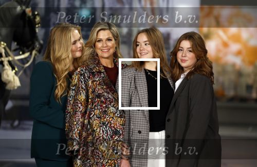Amsterdam 4 november 2022
Fotomoment met koninklijke familie in de nieuwe kerk waar op dit moment een expositie is van Prinses Juliana.
Aanwezig Koning Willem Alexander Koningin Maxima Prinses Amalia Prinses Ariane en Prinses Alexia.