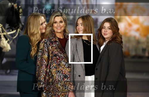 Amsterdam 4 november 2022
Fotomoment met koninklijke familie in de nieuwe kerk waar op dit moment een expositie is van Prinses Juliana.
Aanwezig Koning Willem Alexander Koningin Maxima Prinses Amalia Prinses Ariane en Prinses Alexia.