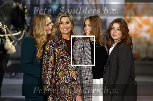 Amsterdam 4 november 2022
Fotomoment met koninklijke familie in de nieuwe kerk waar op dit moment een expositie is van Prinses Juliana.
Aanwezig Koning Willem Alexander Koningin Maxima Prinses Amalia Prinses Ariane en Prinses Alexia.