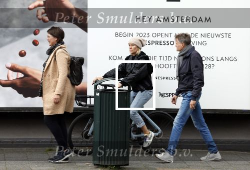Amsterdam 26 oktober 2022
Liesbeth kamerling op haar v Moof in Amsterdam zuid