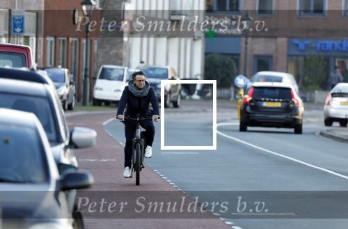 Alkmaar 12 en 13 november 2022
Marco Borsato op de fiets in het centrum van Alkmaar .
