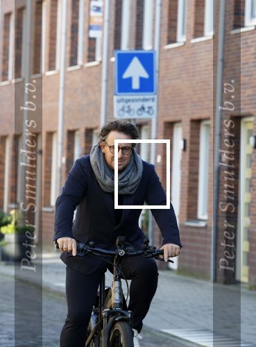 Alkmaar 12 en 13 november 2022
Marco Borsato op de fiets in het centrum van Alkmaar .