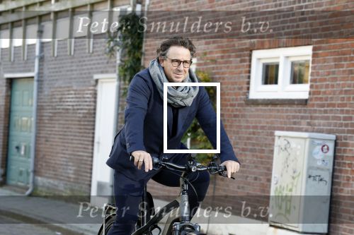 Alkmaar 12 en 13 november 2022
Marco Borsato op de fiets in het centrum van Alkmaar .