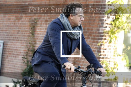 Alkmaar 12 en 13 november 2022
Marco Borsato op de fiets in het centrum van Alkmaar .