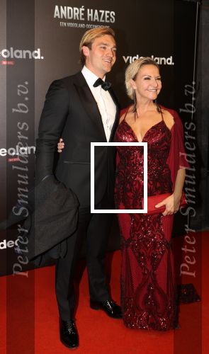 Amsterdam, 19 Oktober 2022
Premiere documentaire Andre Hazes bij Videoland in het Tuschinski theater
Mariska v Kolck met haar oudste zoon Christoph Jacobsen
