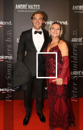 Amsterdam, 19 Oktober 2022
Premiere documentaire Andre Hazes bij Videoland in het Tuschinski theater
Mariska v Kolck met haar oudste zoon Christoph Jacobsen