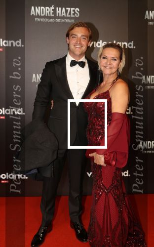 Amsterdam, 19 Oktober 2022
Premiere documentaire Andre Hazes bij Videoland in het Tuschinski theater
Mariska v Kolck met haar oudste zoon Christoph Jacobsen
