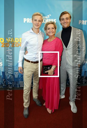 Zaandam 30 oktober 2022
Premiere zo vader zo zoon van Jon v Eerd in het zaantheater. Mariska v Kolck kwam met haar zoons