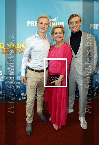 Zaandam 30 oktober 2022
Premiere zo vader zo zoon van Jon v Eerd in het zaantheater. Mariska v Kolck kwam met haar zoons