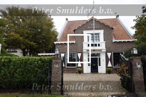 Noordwijk 15 oktober 2022
Maxime Meiland en haar man Leroy Wortelboer hebben een nieuwe villa / huis gekocht heel dichtbij Martien en Erica. Verkocht onder voorbehoud.