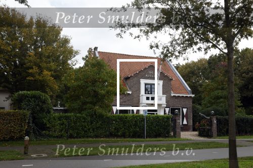 Noordwijk 15 oktober 2022
Maxime Meiland en haar man Leroy Wortelboer hebben een nieuwe villa / huis gekocht heel dichtbij Martien en Erica. Verkocht onder voorbehoud.