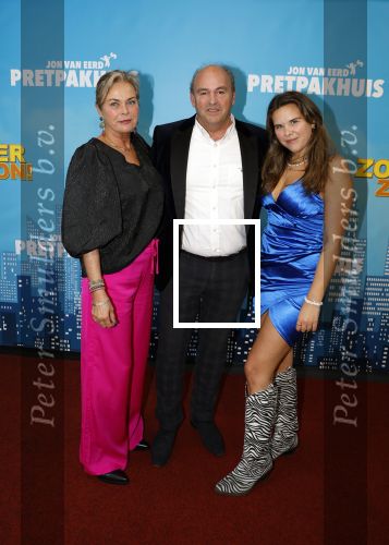 Zaandam 30 oktober 2022
Premiere zo vader zo zoon van Jon v Eerd in het zaantheater. Nienke v Manen met haar ouders