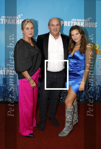Zaandam 30 oktober 2022
Premiere zo vader zo zoon van Jon v Eerd in het zaantheater. Nienke v Manen met haar ouders