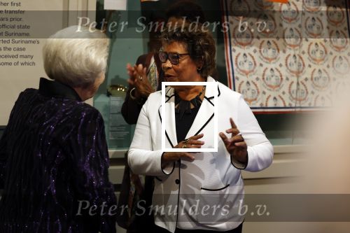 Amsterdam 13 oktober 2022
Prinses Beatrix opent de expositie van haar moeder prinses Juliana in de nieuwe kerk in Amsterdam. Noraly Beyer met prinses Beatrix
