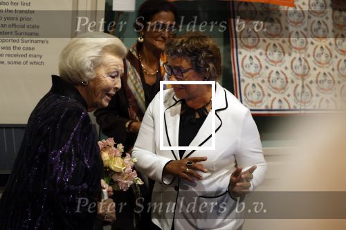 Amsterdam 13 oktober 2022
Prinses Beatrix opent de expositie van haar moeder prinses Juliana in de nieuwe kerk in Amsterdam. Noraly Beyer met prinses Beatrix