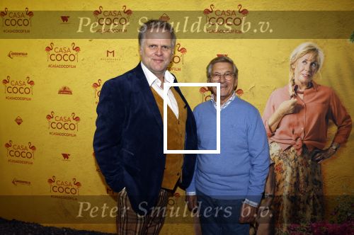 Rotterdam 7 november 2022
Premiere Casa Coco met oa Gerard Cox Joke Bruijs Loes Luca Katja Schuurman Frederique Spigt Bruni Heinke Oscar Aerts Chris Tates Richard Groenendijk en Pamela Teves. Patrick Stoof met schoonvader