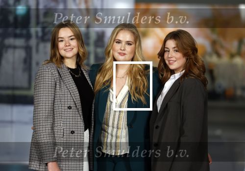 Amsterdam 4 november 2022
Fotomoment met koninklijke familie in de nieuwe kerk waar op dit moment een expositie is van Prinses Juliana.
Aanwezig Koning Willem Alexander Koningin Maxima Prinses Amalia Prinses Ariane en Prinses Alexia.
