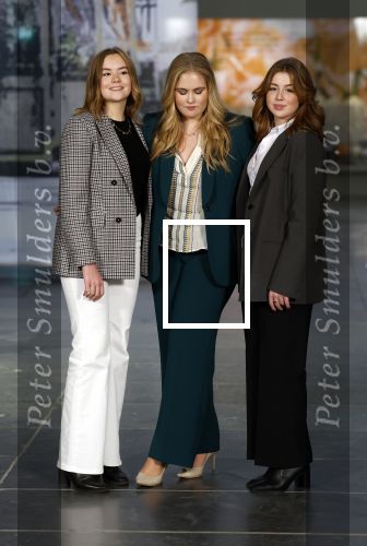 Amsterdam 4 november 2022
Fotomoment met koninklijke familie in de nieuwe kerk waar op dit moment een expositie is van Prinses Juliana.
Aanwezig Koning Willem Alexander Koningin Maxima Prinses Amalia Prinses Ariane en Prinses Alexia.