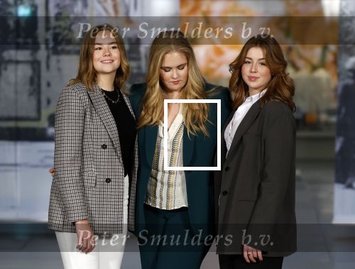 Amsterdam 4 november 2022
Fotomoment met koninklijke familie in de nieuwe kerk waar op dit moment een expositie is van Prinses Juliana.
Aanwezig Koning Willem Alexander Koningin Maxima Prinses Amalia Prinses Ariane en Prinses Alexia.