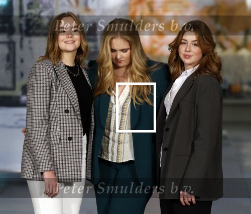 Amsterdam 4 november 2022
Fotomoment met koninklijke familie in de nieuwe kerk waar op dit moment een expositie is van Prinses Juliana.
Aanwezig Koning Willem Alexander Koningin Maxima Prinses Amalia Prinses Ariane en Prinses Alexia.