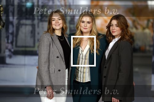Amsterdam 4 november 2022
Fotomoment met koninklijke familie in de nieuwe kerk waar op dit moment een expositie is van Prinses Juliana.
Aanwezig Koning Willem Alexander Koningin Maxima Prinses Amalia Prinses Ariane en Prinses Alexia.