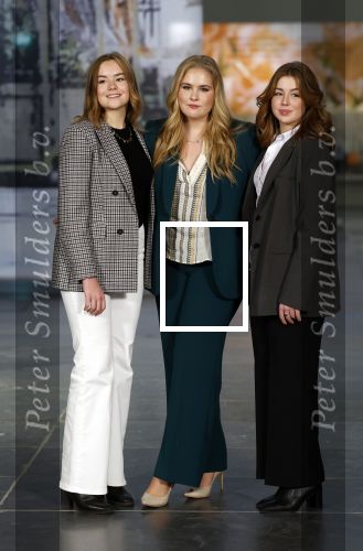 Amsterdam 4 november 2022
Fotomoment met koninklijke familie in de nieuwe kerk waar op dit moment een expositie is van Prinses Juliana.
Aanwezig Koning Willem Alexander Koningin Maxima Prinses Amalia Prinses Ariane en Prinses Alexia.