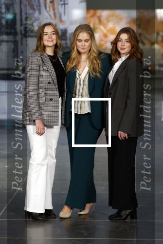 Amsterdam 4 november 2022
Fotomoment met koninklijke familie in de nieuwe kerk waar op dit moment een expositie is van Prinses Juliana.
Aanwezig Koning Willem Alexander Koningin Maxima Prinses Amalia Prinses Ariane en Prinses Alexia.
