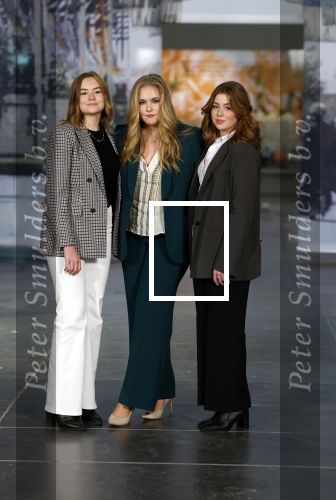 Amsterdam 4 november 2022
Fotomoment met koninklijke familie in de nieuwe kerk waar op dit moment een expositie is van Prinses Juliana.
Aanwezig Koning Willem Alexander Koningin Maxima Prinses Amalia Prinses Ariane en Prinses Alexia.