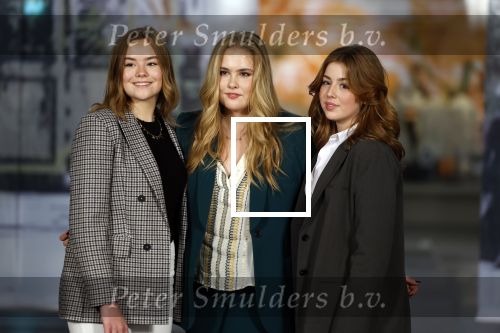 Amsterdam 4 november 2022
Fotomoment met koninklijke familie in de nieuwe kerk waar op dit moment een expositie is van Prinses Juliana.
Aanwezig Koning Willem Alexander Koningin Maxima Prinses Amalia Prinses Ariane en Prinses Alexia.