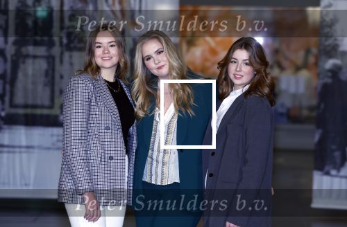 Amsterdam 4 november 2022
Fotomoment met koninklijke familie in de nieuwe kerk waar op dit moment een expositie is van Prinses Juliana.
Aanwezig Koning Willem Alexander Koningin Maxima Prinses Amalia Prinses Ariane en Prinses Alexia.