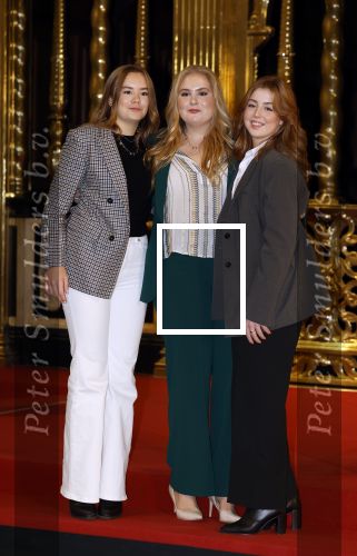 Amsterdam 4 november 2022
Fotomoment met koninklijke familie in de nieuwe kerk waar op dit moment een expositie is van Prinses Juliana.
Aanwezig Koning Willem Alexander Koningin Maxima Prinses Amalia Prinses Ariane en Prinses Alexia.