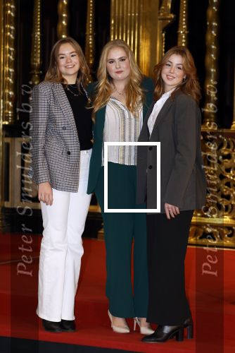 Amsterdam 4 november 2022
Fotomoment met koninklijke familie in de nieuwe kerk waar op dit moment een expositie is van Prinses Juliana.
Aanwezig Koning Willem Alexander Koningin Maxima Prinses Amalia Prinses Ariane en Prinses Alexia.