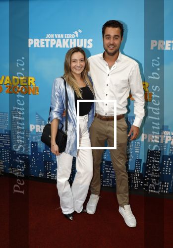Zaandam 30 oktober 2022
Premiere zo vader zo zoon van Jon v Eerd in het zaantheater. Priscilla Kneteman met partner