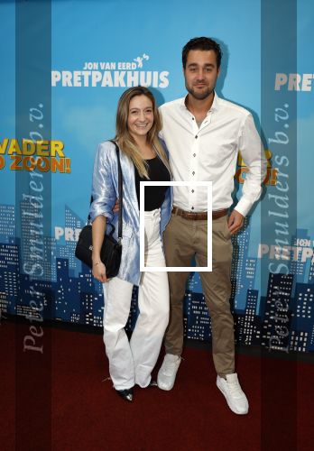 Zaandam 30 oktober 2022
Premiere zo vader zo zoon van Jon v Eerd in het zaantheater. Priscilla Kneteman met partner
