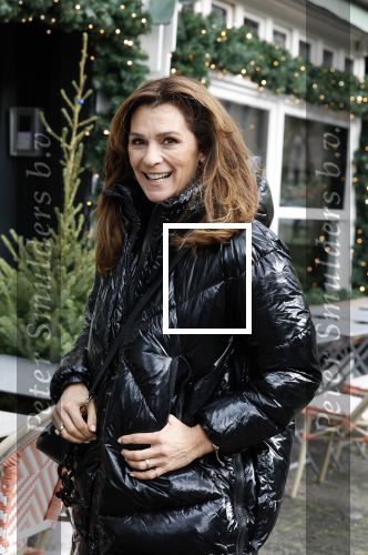Amsterdam 9 november 2022
Presentatie kledinglijn  Iris Zeilstra bij restaurant de Luwte. Quinty Trustfull kwam met dochter Moise Trustfull