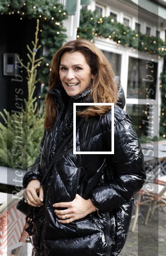 Amsterdam 9 november 2022
Presentatie kledinglijn  Iris Zeilstra bij restaurant de Luwte. Quinty Trustfull kwam met dochter Moise Trustfull