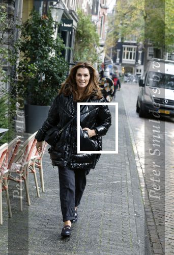 Amsterdam 9 november 2022
Presentatie kledinglijn  Iris Zeilstra bij restaurant de Luwte. Quinty Trustfull kwam met dochter Moise Trustfull
