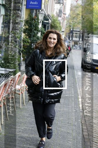 Amsterdam 9 november 2022
Presentatie kledinglijn  Iris Zeilstra bij restaurant de Luwte. Quinty Trustfull kwam met dochter Moise Trustfull
