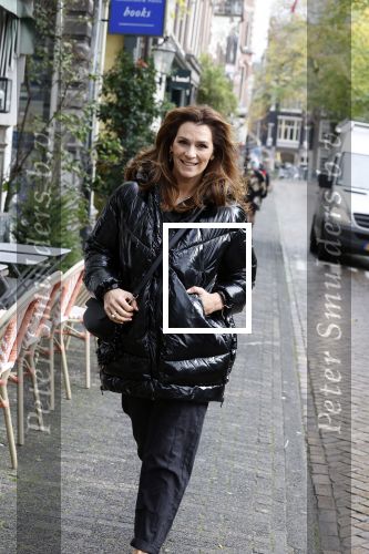 Amsterdam 9 november 2022
Presentatie kledinglijn  Iris Zeilstra bij restaurant de Luwte. Quinty Trustfull kwam met dochter Moise Trustfull