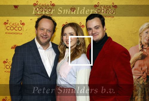 Rotterdam 7 november 2022
Premiere Casa Coco met oa Gerard Cox Joke Bruijs Loes Luca Katja Schuurman Frederique Spigt Bruni Heinke Oscar Aerts Chris Tates Richard Groenendijk en Pamela Teves. Rein Hofman met collega\'s