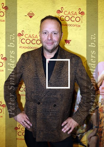 Rotterdam 7 november 2022
Premiere Casa Coco met oa Gerard Cox Joke Bruijs Loes Luca Katja Schuurman Frederique Spigt Bruni Heinke Oscar Aerts Chris Tates Richard Groenendijk en Pamela Teves. Richard Groenendijk met partner