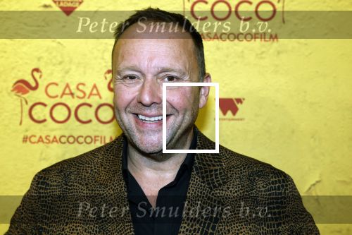 Rotterdam 7 november 2022
Premiere Casa Coco met oa Gerard Cox Joke Bruijs Loes Luca Katja Schuurman Frederique Spigt Bruni Heinke Oscar Aerts Chris Tates Richard Groenendijk en Pamela Teves. Richard Groenendijk met partner