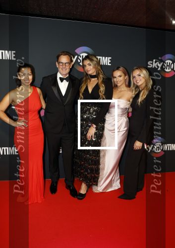 Amsterdam 3 november 2022
Rode loper ivm met nieuwe streamingsdienst Sky showtime bij westergasfabriek. Ronald de Boer met zijn dochters Demi Brooke en Maxime