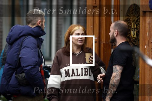 Amsterdam 17 november 2022
Roxeanne Hazes gaat naar de kapper in de Jordaan en haar vriend Erik Zwennes komt haar ophalen .