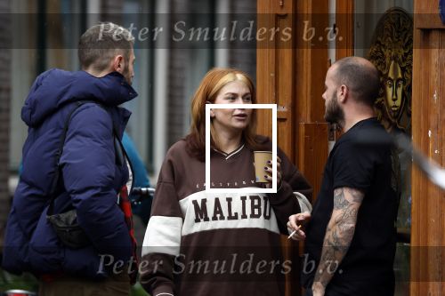 Amsterdam 17 november 2022
Roxeanne Hazes gaat naar de kapper in de Jordaan en haar vriend Erik Zwennes komt haar ophalen .