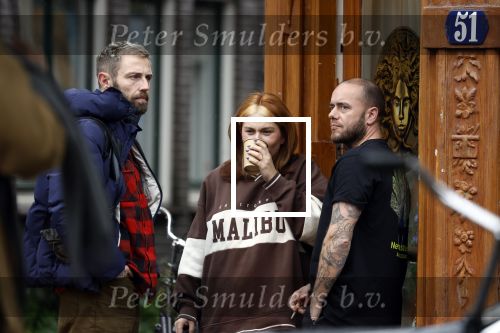 Amsterdam 17 november 2022
Roxeanne Hazes gaat naar de kapper in de Jordaan en haar vriend Erik Zwennes komt haar ophalen .
