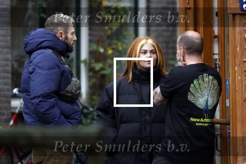 Amsterdam 17 november 2022
Roxeanne Hazes gaat naar de kapper in de Jordaan en haar vriend Erik Zwennes komt haar ophalen .