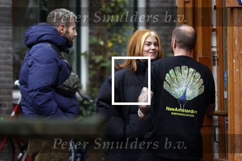 Amsterdam 17 november 2022
Roxeanne Hazes gaat naar de kapper in de Jordaan en haar vriend Erik Zwennes komt haar ophalen .